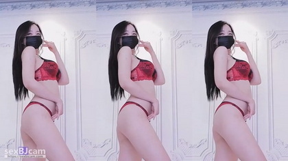 Vidéo érotique dans un musée : Une expérience artistique et sensuelle