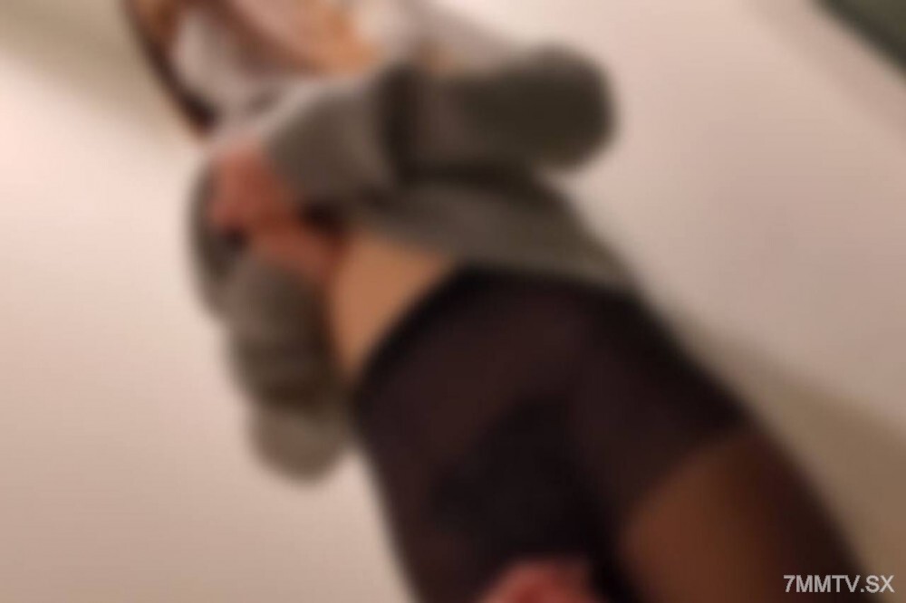 L'éjaculation féminine la plus chaude d'une représentante en gestion de crise