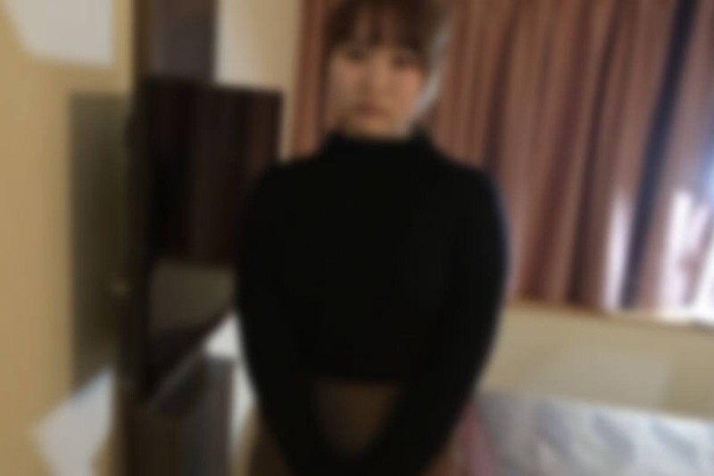 Découvrez la femme qui rêve de se transformer en proie d'un vieil homme pervers