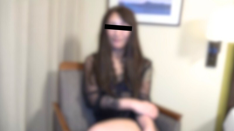 Découvrez des gémissements sensuels uniques avec un homme séduisant et sa fellation à l'aspirateur