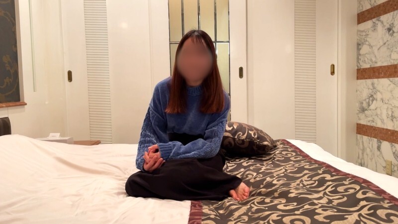 Découvrez la sensationnelle instructrice de gym de 24 ans qui éjacule abondamment après des caresses expertes