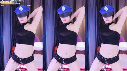 Ne manquez pas JJJJeong dans une performance érotique intense et sensuelle